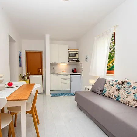 Iva Apartmán *