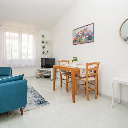 Iva Apartmán *
