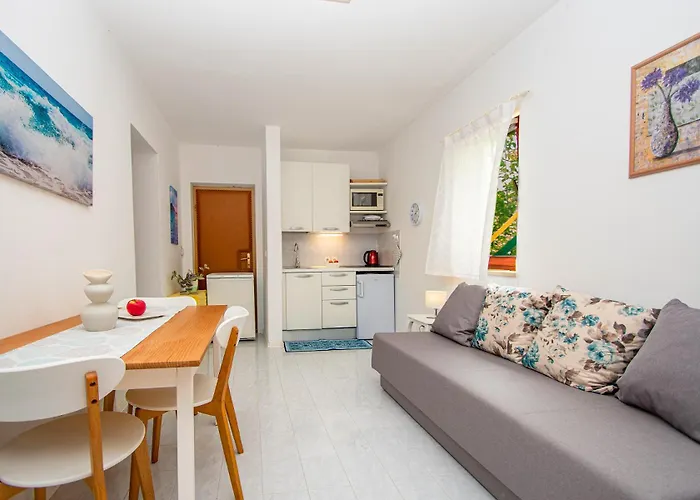 Iva Apartmán *